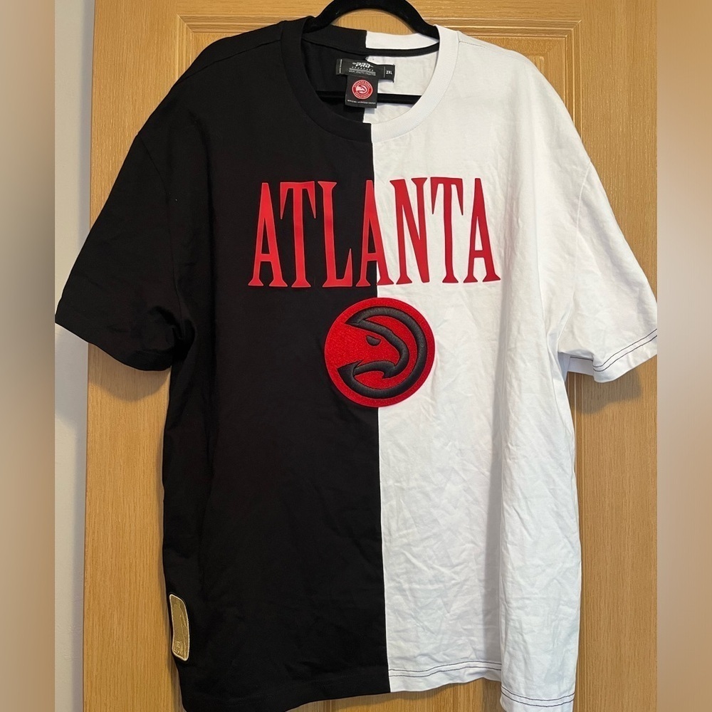 Atlanta Hawks Men's 100% Cotton Shirt with Raised Logos NBA Streetwear Size 2XL